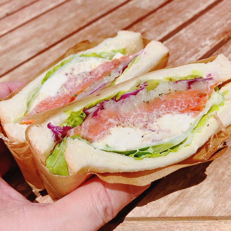 御宿夏まつり サーモンクリームチーズサンド