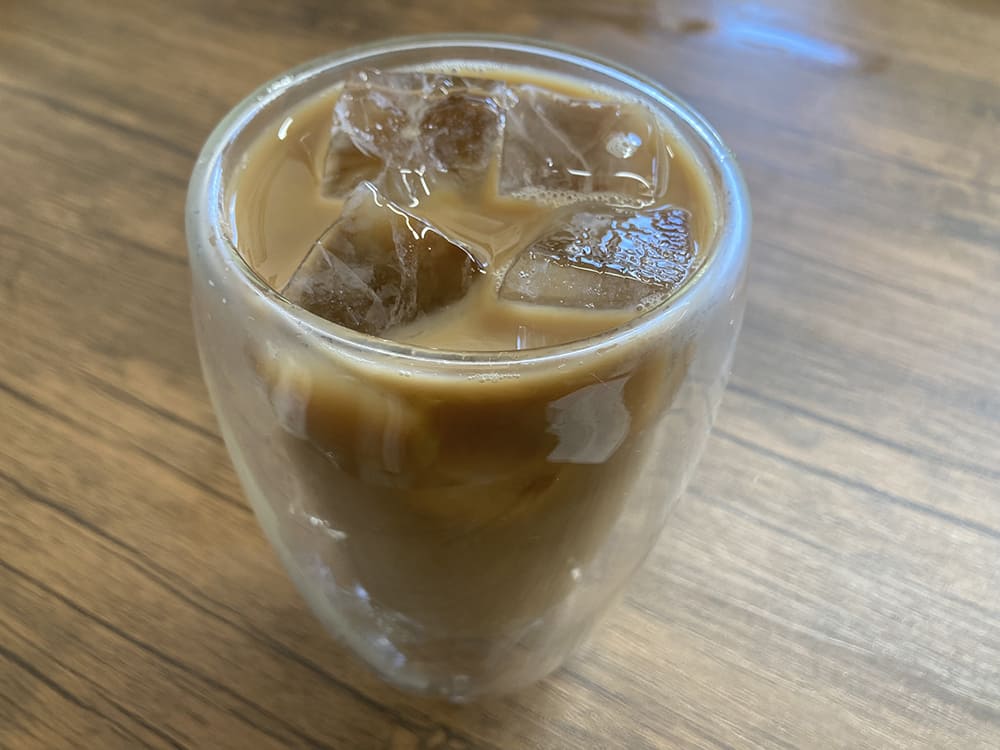 御宿町 ジョニーズカフェ アイスカフェオレ