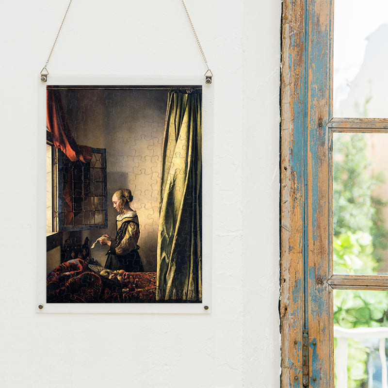「窓辺で手紙を読む女（ヨハネス・フェルメール）」パズルをインテリアとして飾る