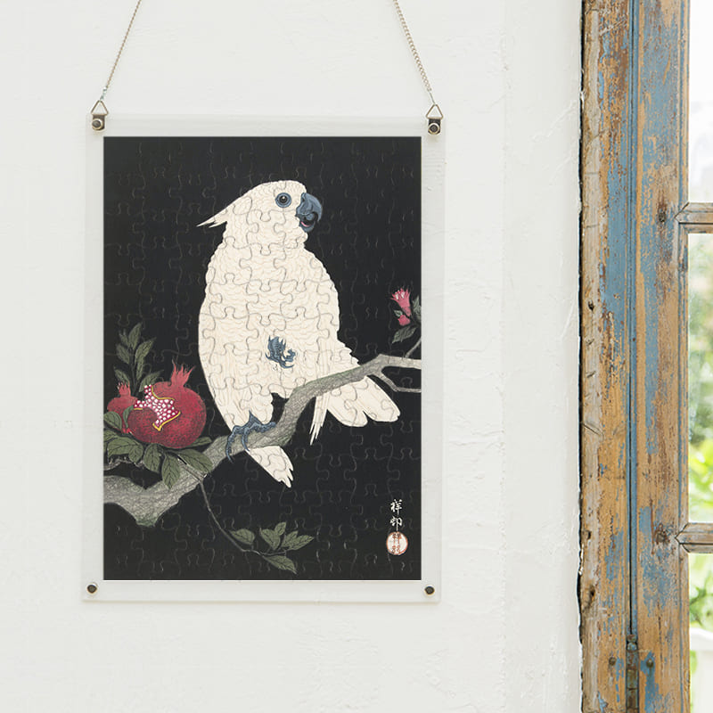 「鸚鵡に柘榴（小原古邨）」パズルをインテリアとして飾る