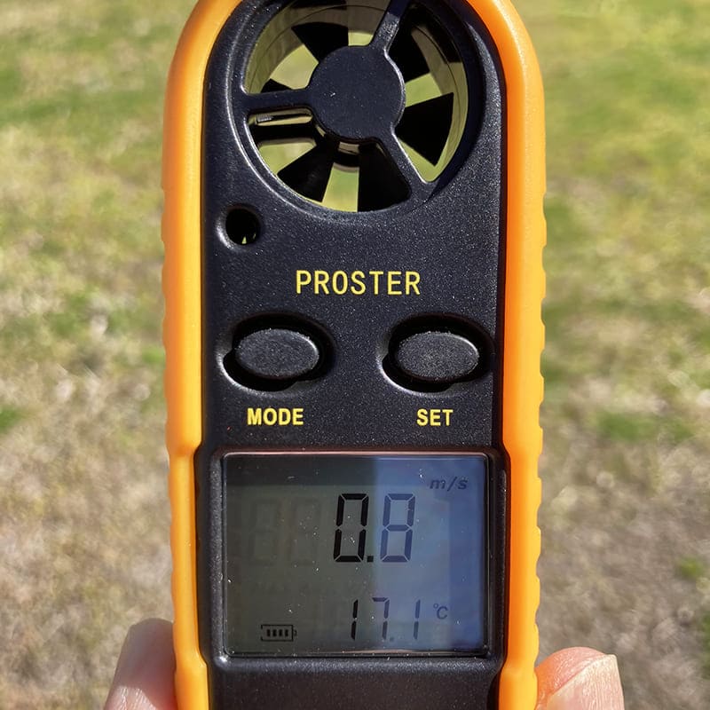 バルーン打ち上げ前の風速チェック