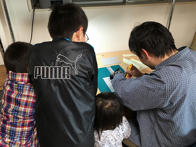 ジグソーパズル製作体験　カッティング