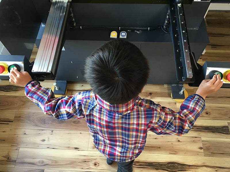 ジグソーパズル製作体験　プレス機